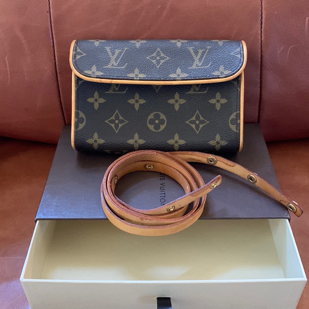 ✨💎✨Beautiful Authentic Louis Vuitton Florentine Belt Bag✨💎✨